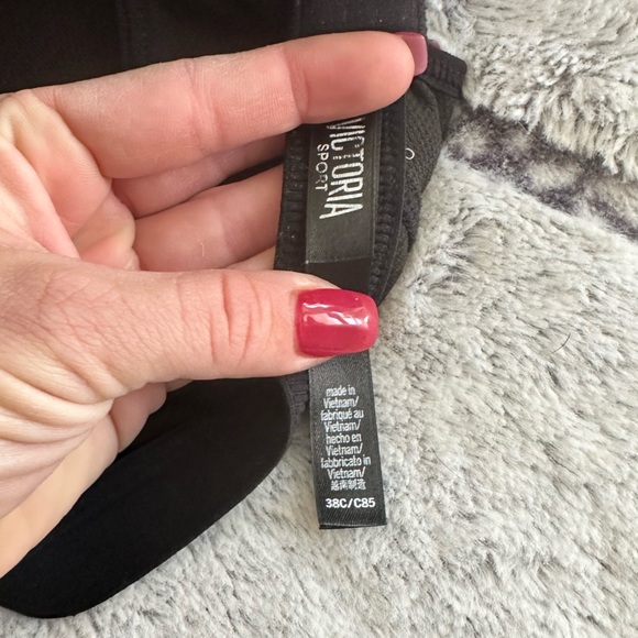 Victoria Secret 38C Sports Bra - Picture 4 of 5